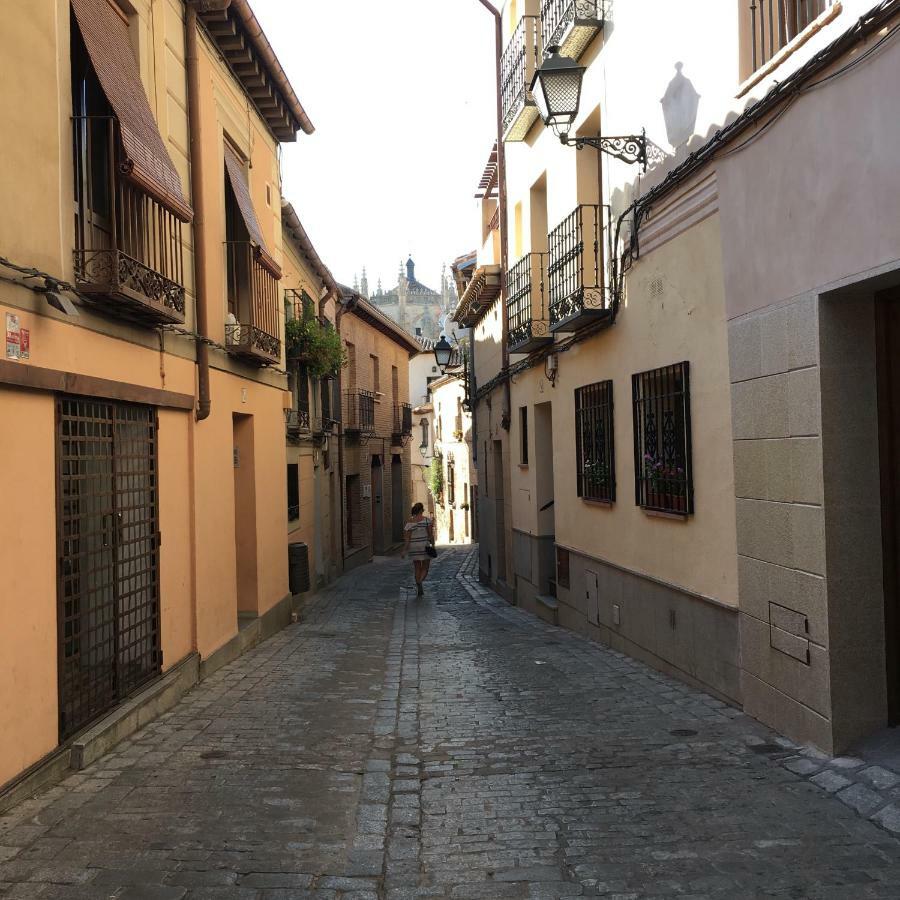 Apto El Clavo-Con Parking Gratis Toledo Exteriör bild